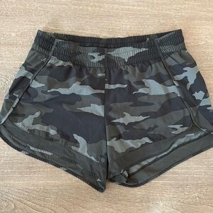 Athleta printed mesh racer short 4”